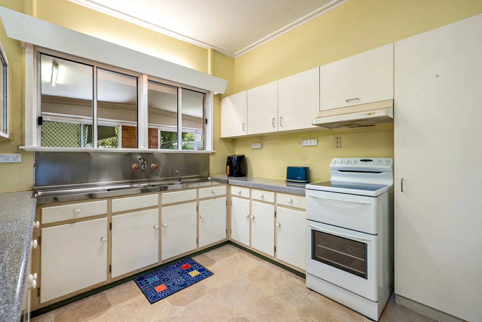 Additional image 5 of 279 Aumuller Street, Westcourt QLD 4870