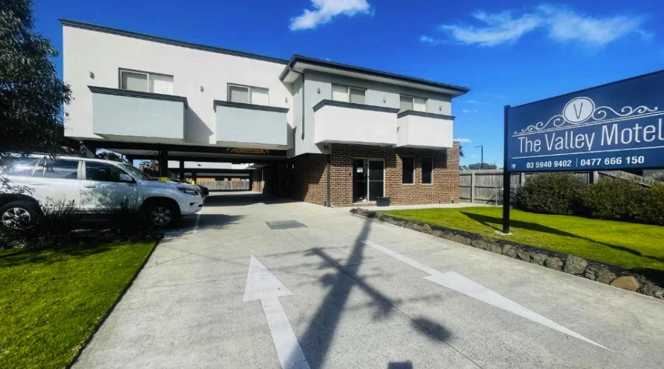 14 Toomuc Valley Road, Pakenham VIC 3810