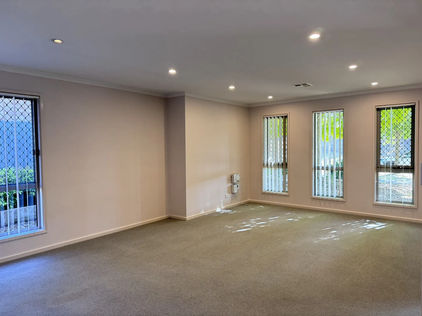 Additional image 4 of Harrison ACT 2914