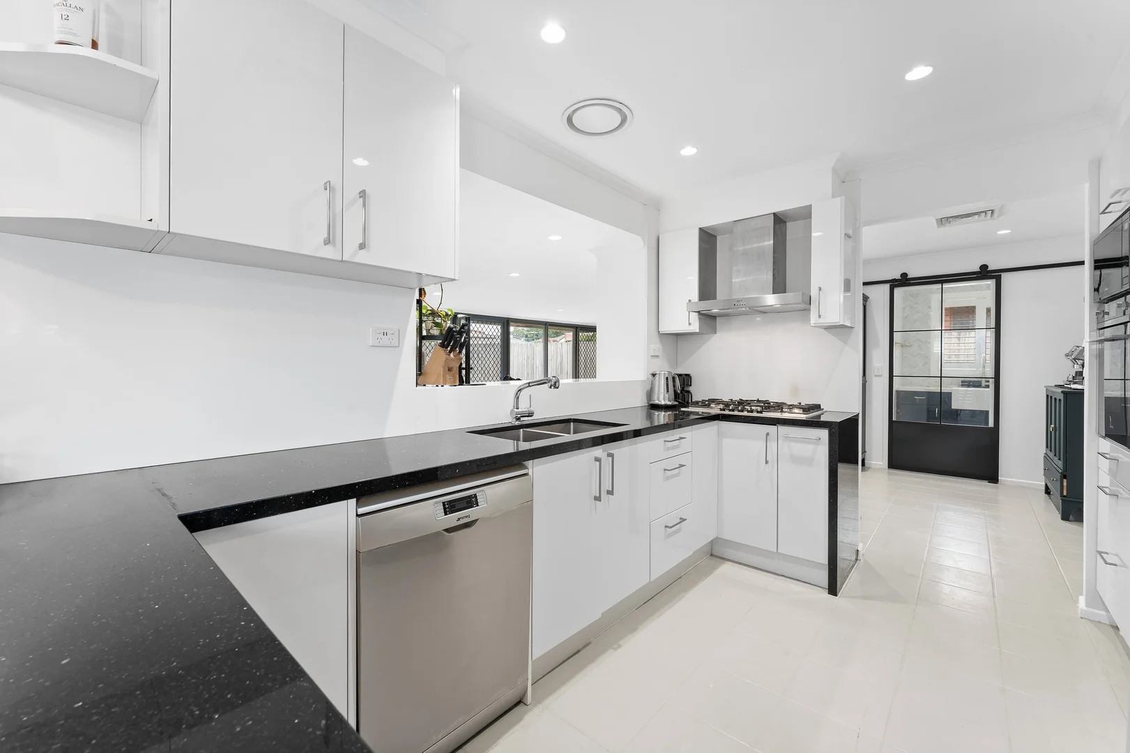 Additional image 4 of 49 Glenmorgan Close, Clayton South VIC 3169