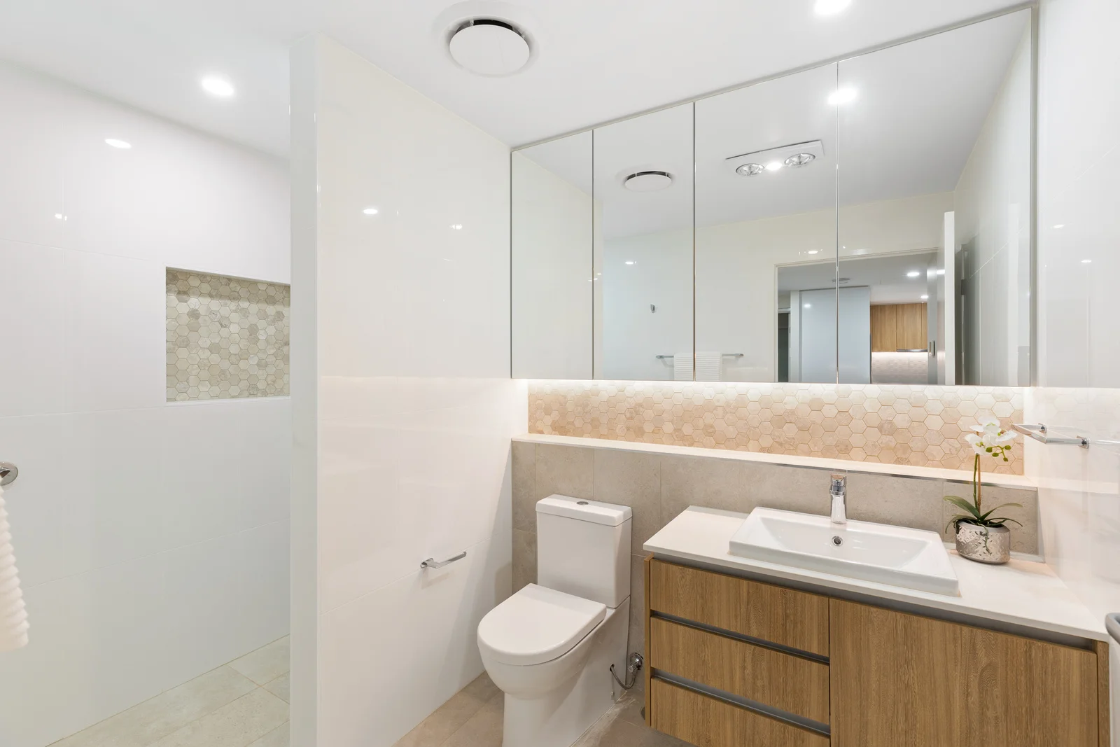 Additional image 9 of 2015/7 Braddock Street, Robertson QLD 4109