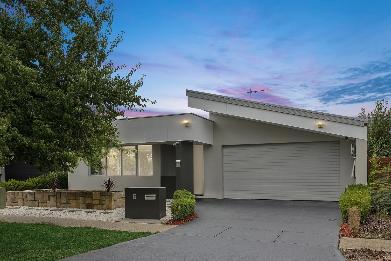 6 Gavin Long Street, Franklin ACT 2913