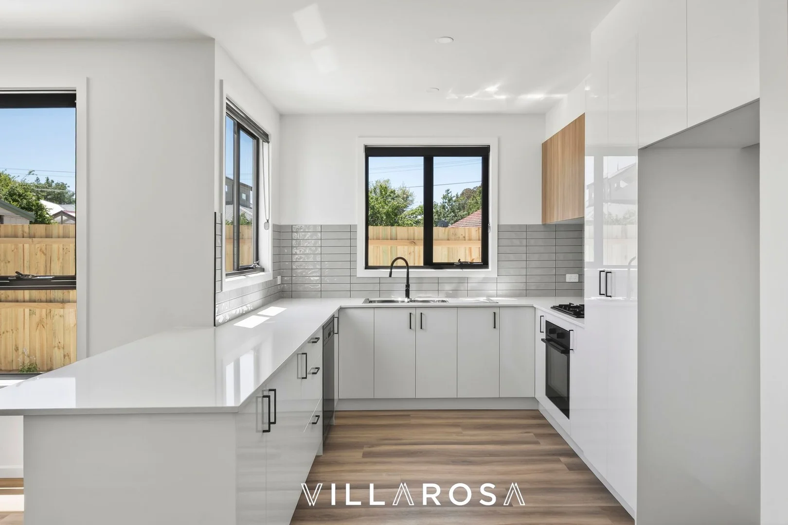 2/118 Vines Road, Hamlyn Heights VIC 3215