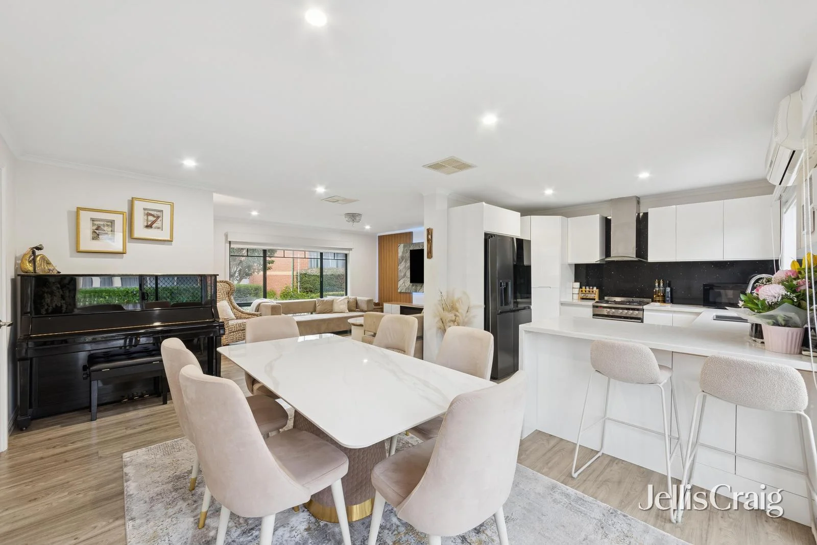 4/2 Daws Road, Doncaster East VIC 3109 photo 4