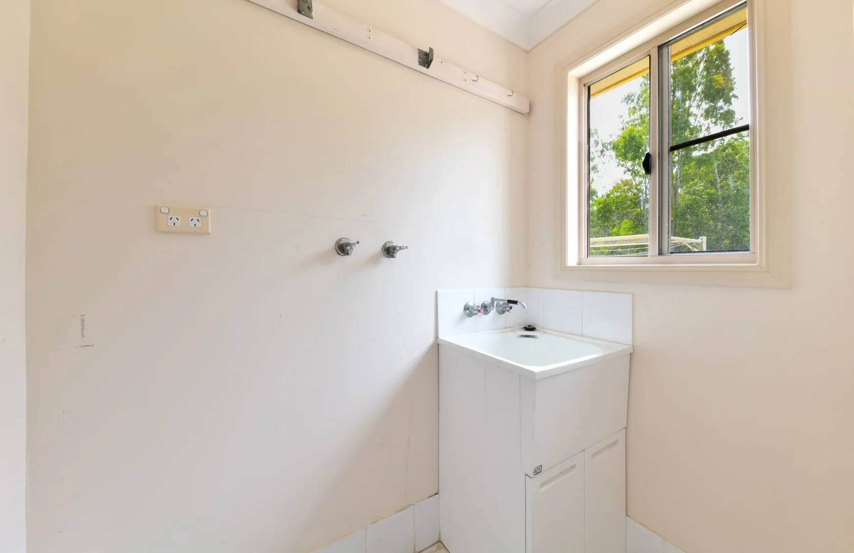 Additional image 12 of 2/23 Marine Parade, Laguna Quays QLD 4800