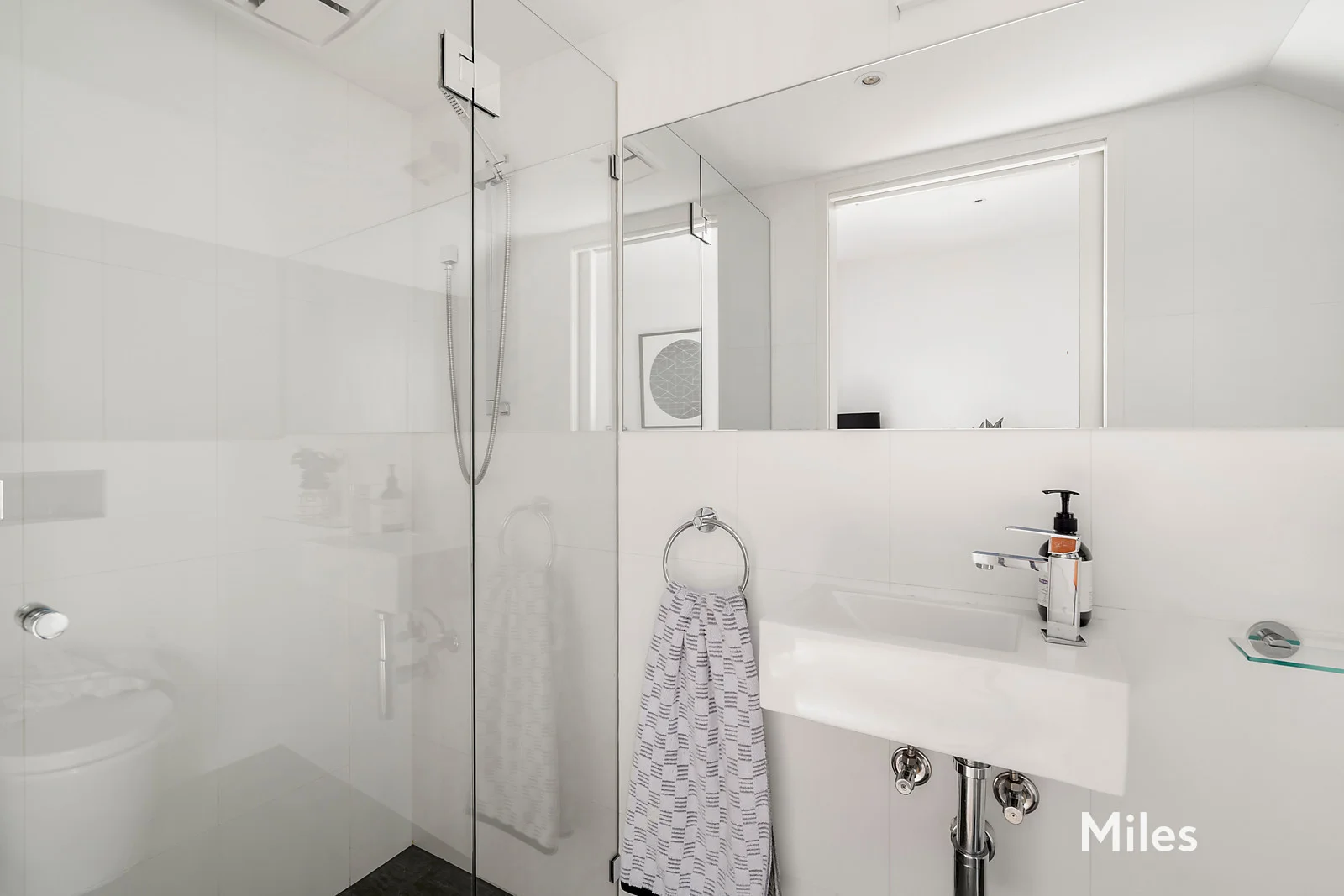 Additional image 9 of 2/114 Maltravers Road, Eaglemont VIC 3084