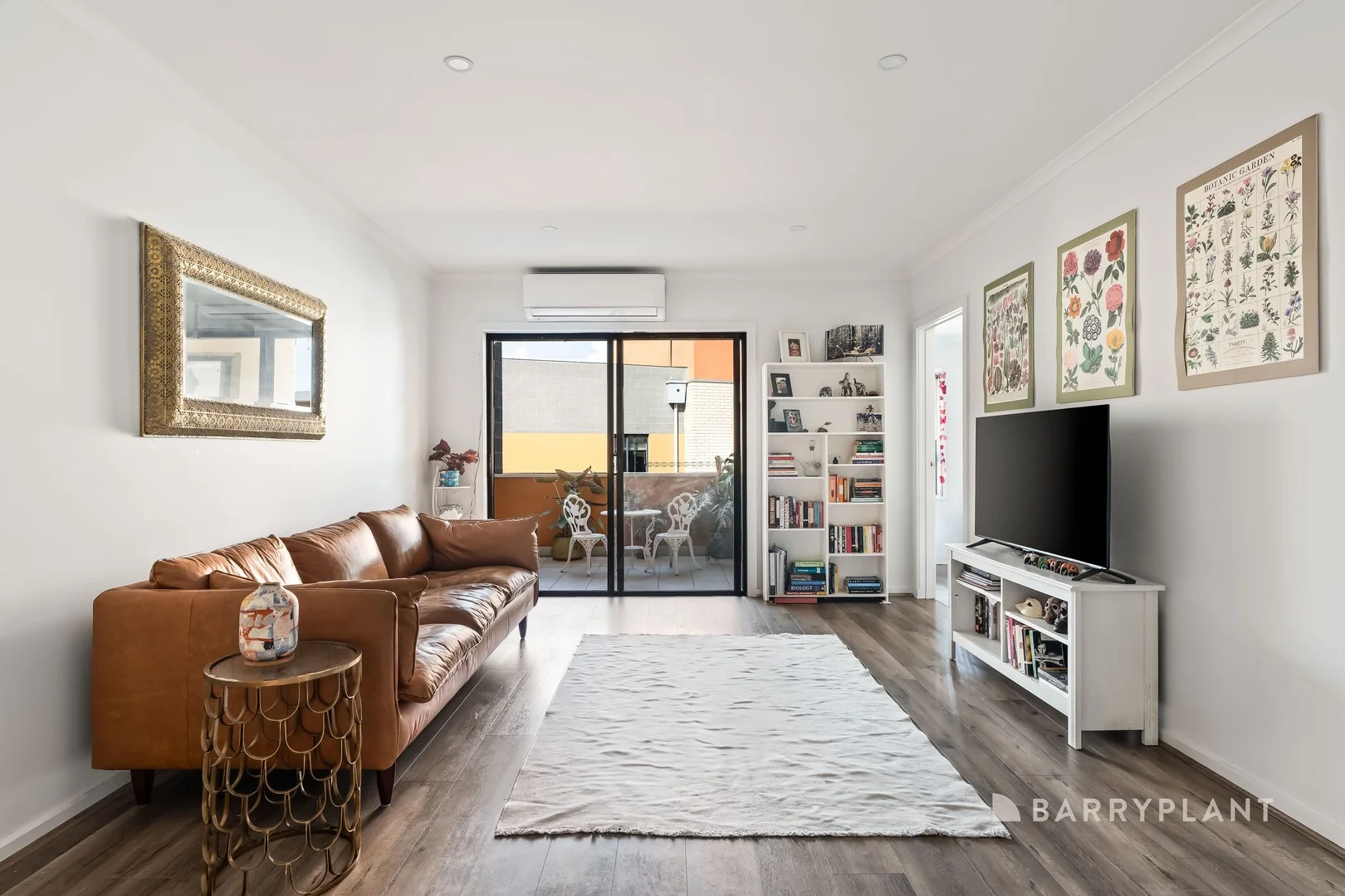 24/3 Wardens Walk, Coburg VIC 3058