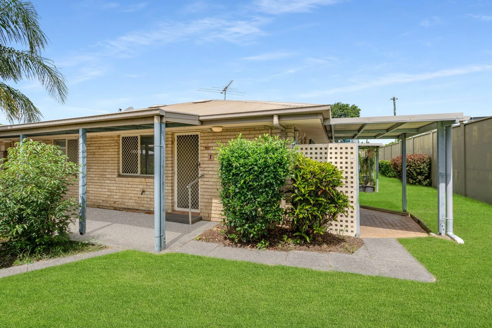 1/12-14 Yeates Crescent, Meadowbrook QLD 4131