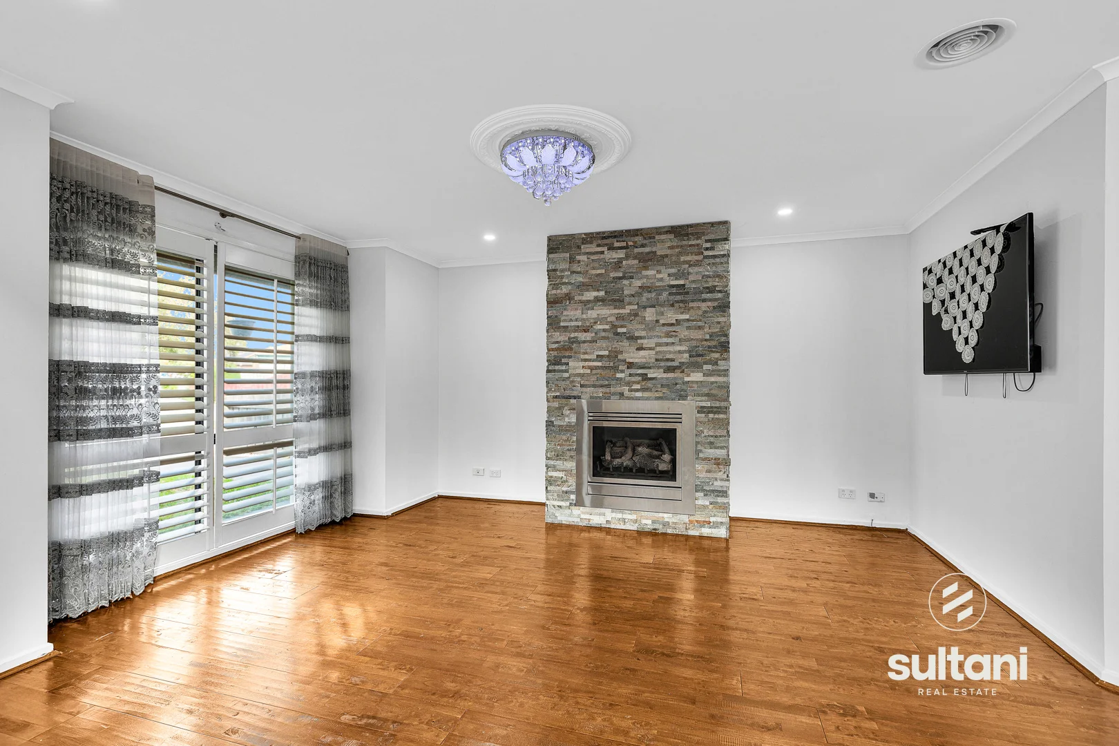 Additional image 3 of 124 Courtney Avenue, Cranbourne North VIC 3977