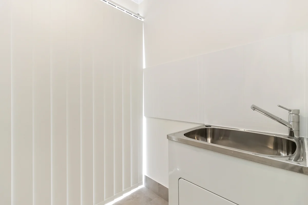 Additional image 2 of Campania TAS 7026