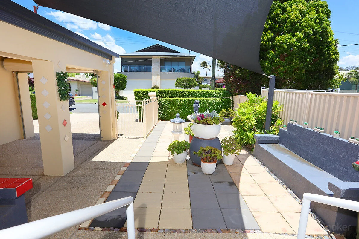 Additional image 4 of 1/27 Eider Avenue, Paradise Point QLD 4216