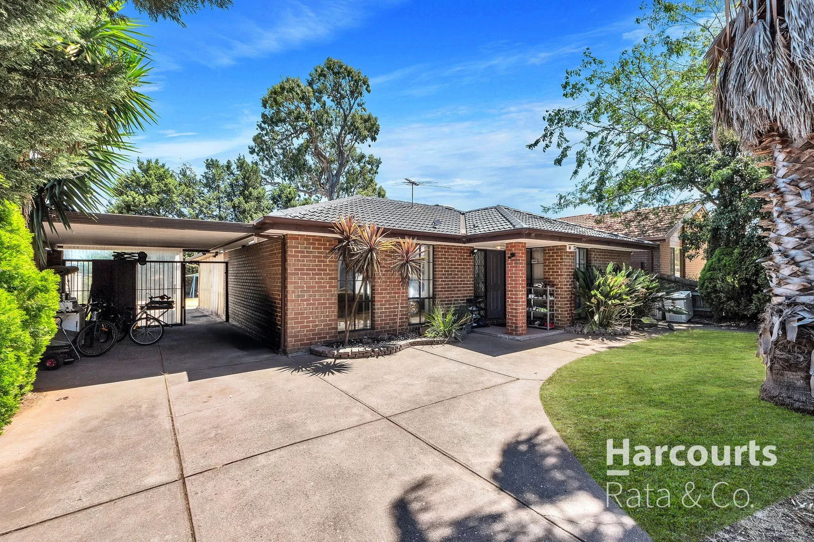 41 Grenda Drive, Mill Park VIC 3082