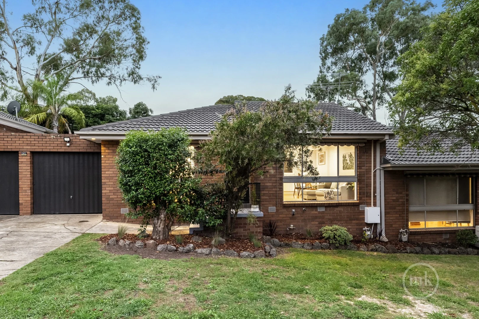 8/83 Nell Street, Greensborough VIC 3088
