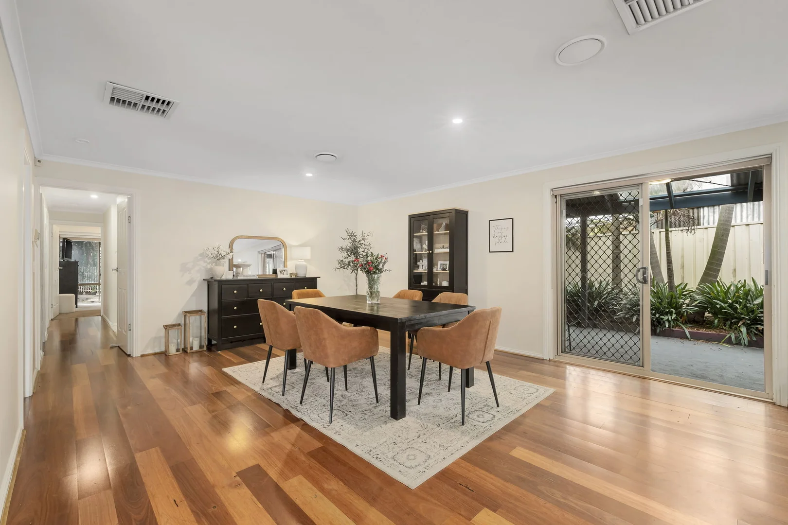 11 Grenda Drive, Mill Park VIC 3082 photo 3