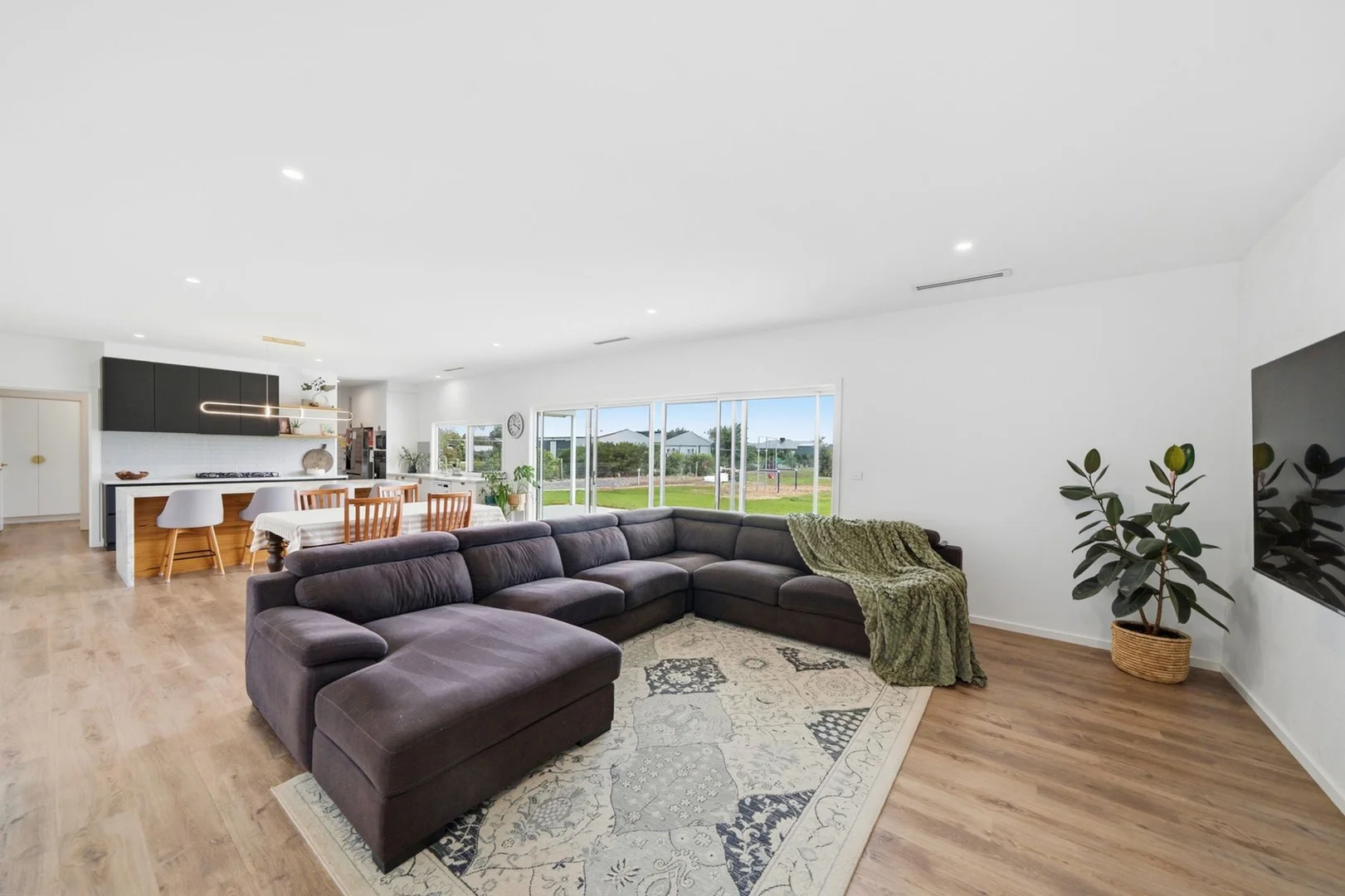 Additional image 7 of 13 Lara Close, Mulwala NSW 2647