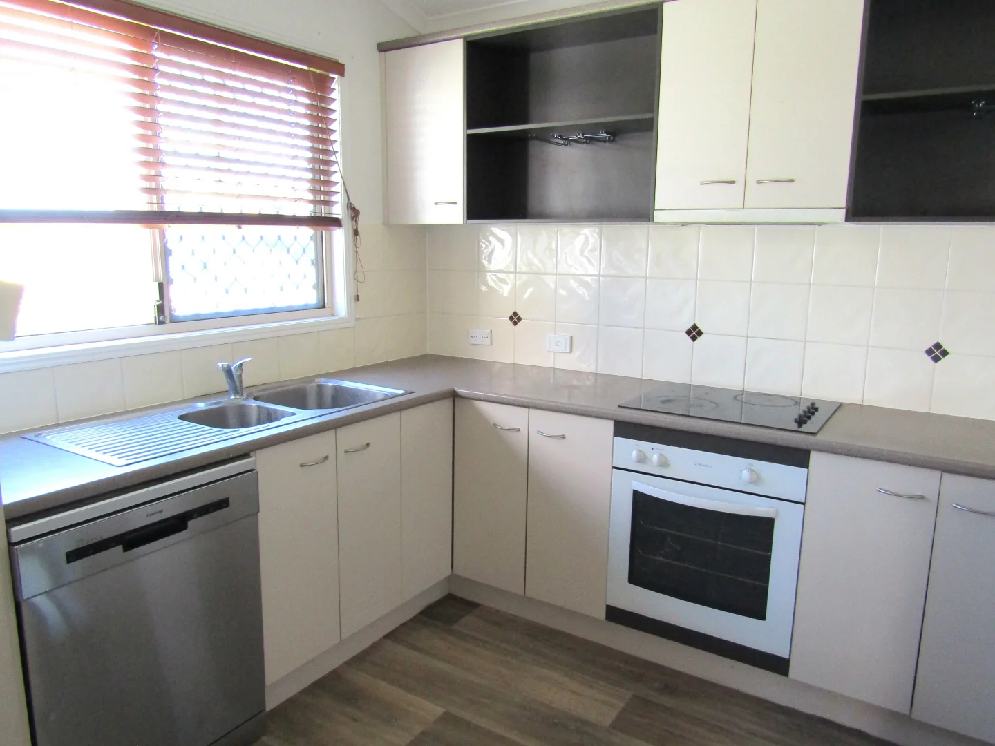 Additional image 8 of 14 Adams Crescent, Blackwater QLD 4717