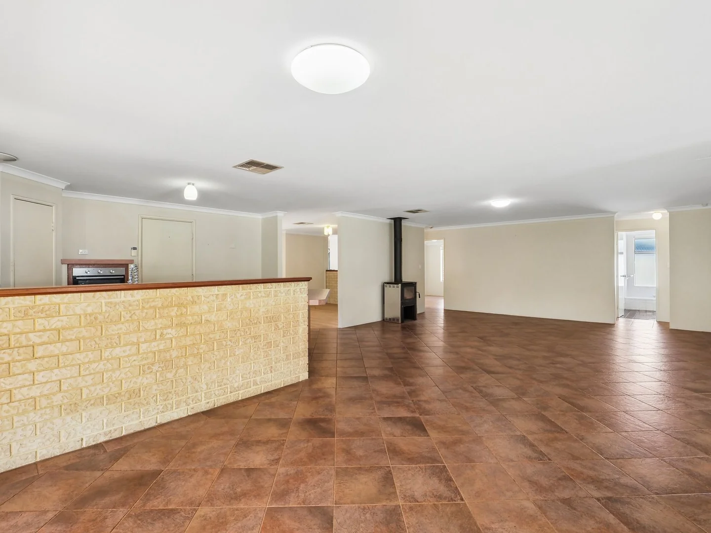 Additional image 10 of 39 Holmesdale Road, Woodbridge WA 6056