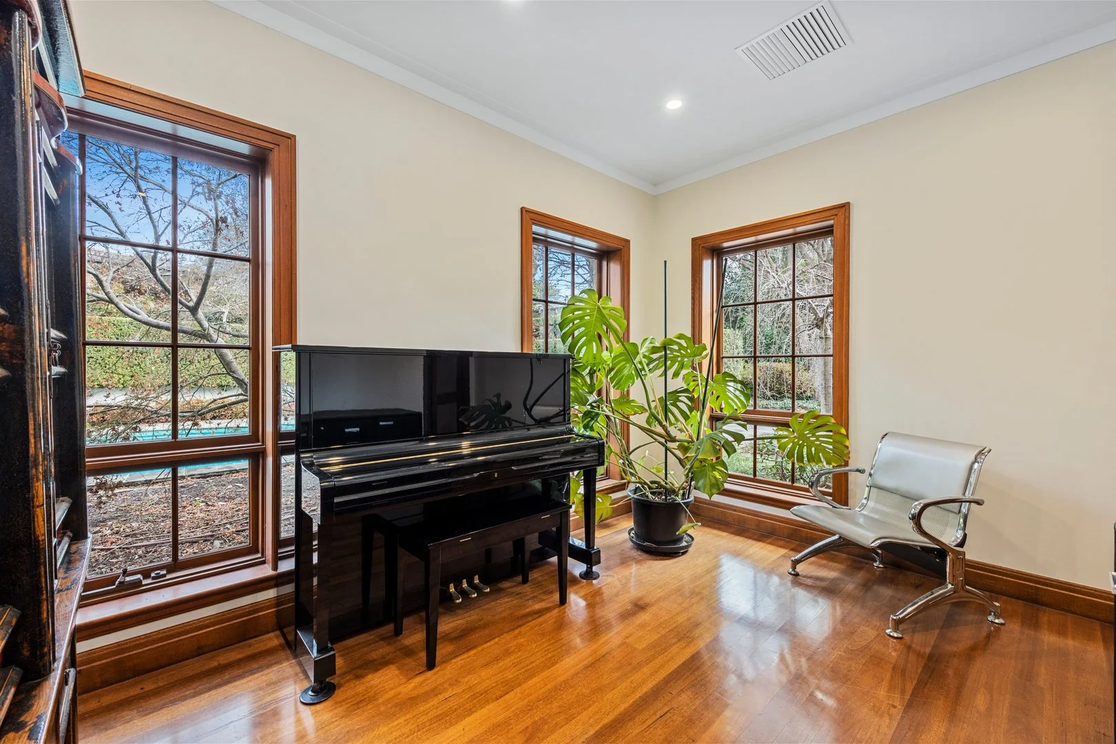 Additional image 20 of 70 National Circuit, Deakin ACT 2600