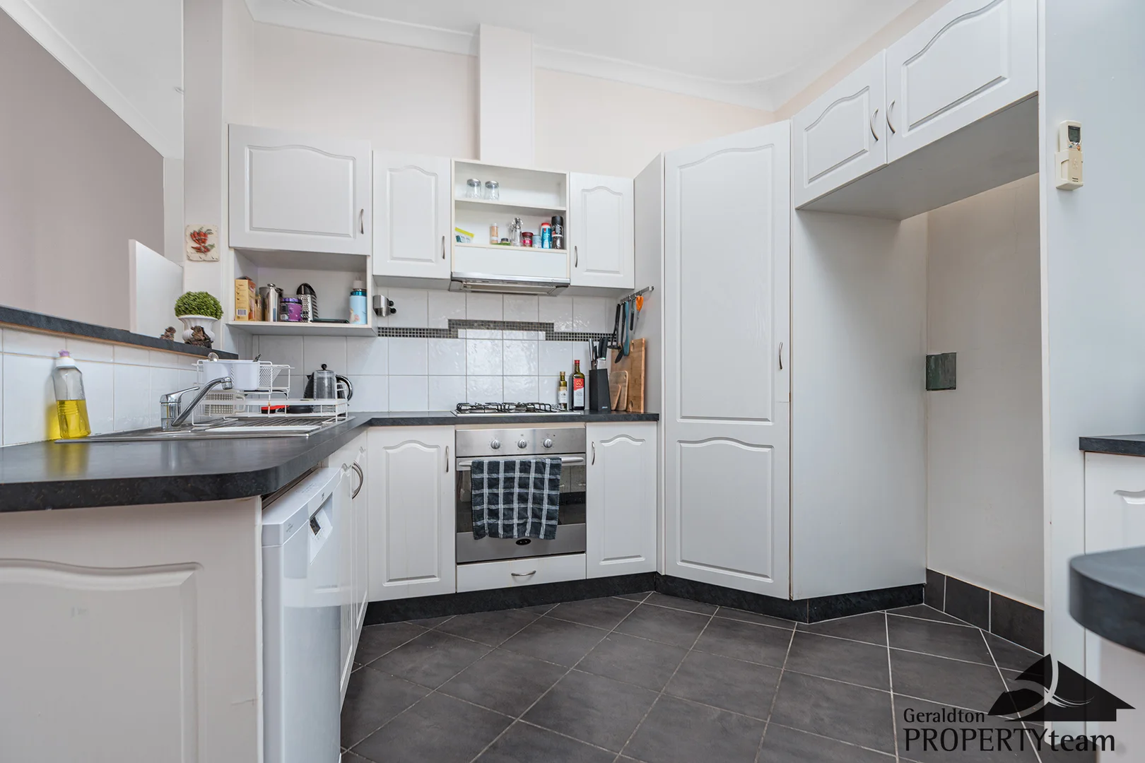 Additional image 28 of 130 Durlacher Street, Geraldton WA 6530