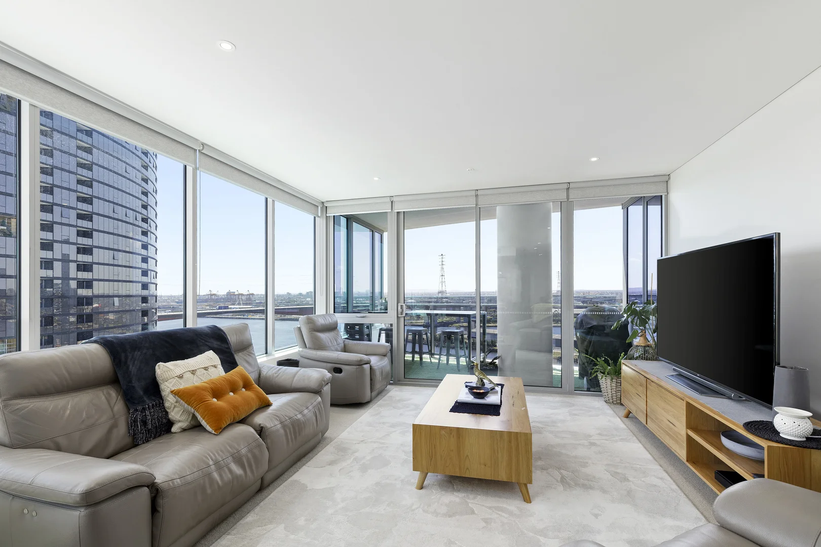 Additional image 2 of 1501/81 South Wharf Drive, Docklands VIC 3008
