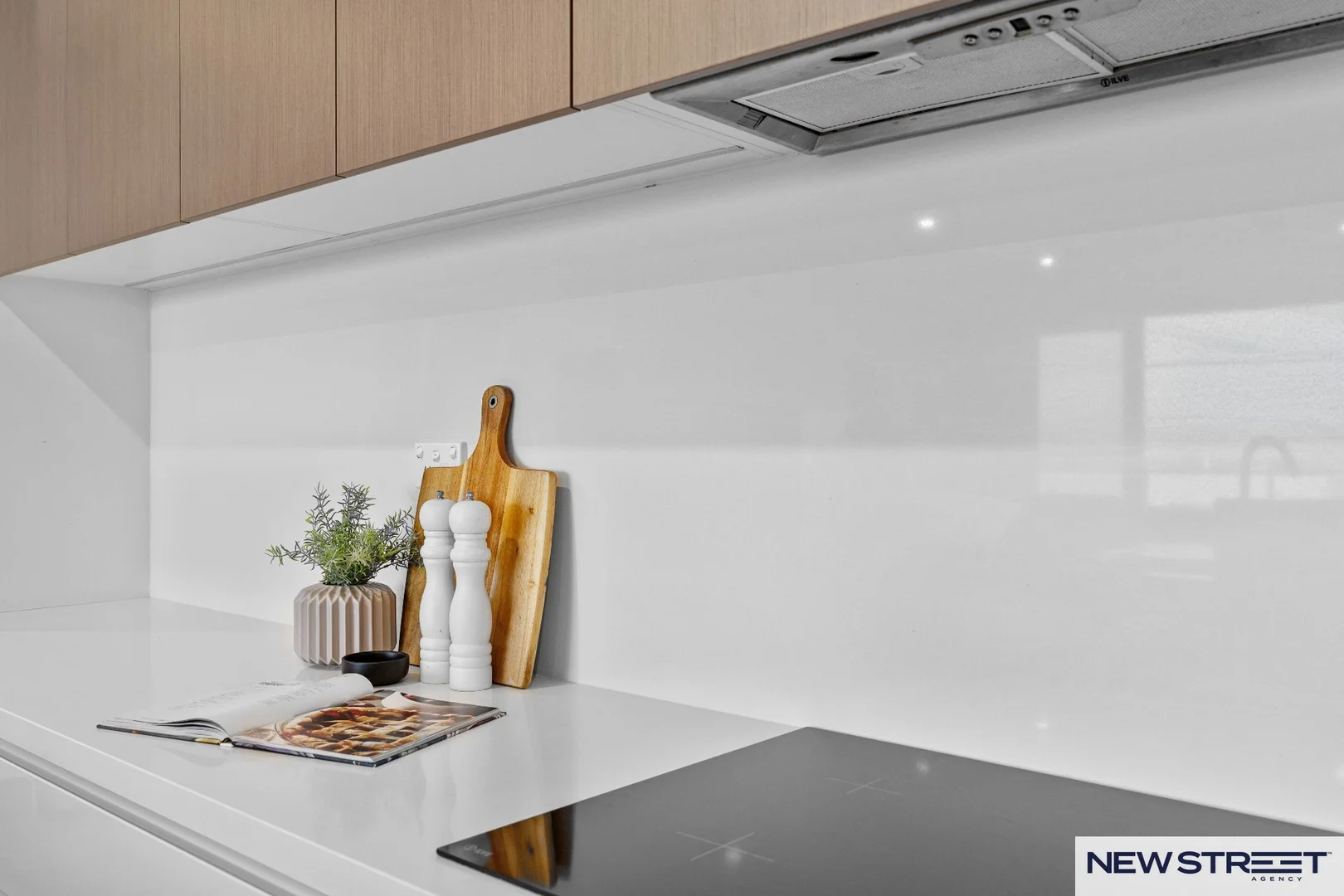 Additional image 10 of 403/1 Mawson Close, Caves Beach NSW 2281