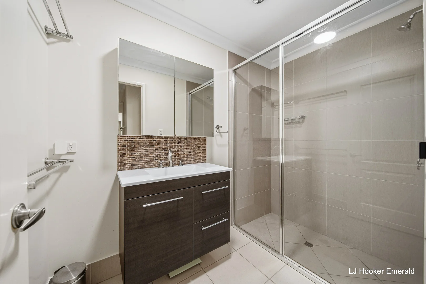 Additional image 14 of 1/38 Berthun Street, Emerald QLD 4720