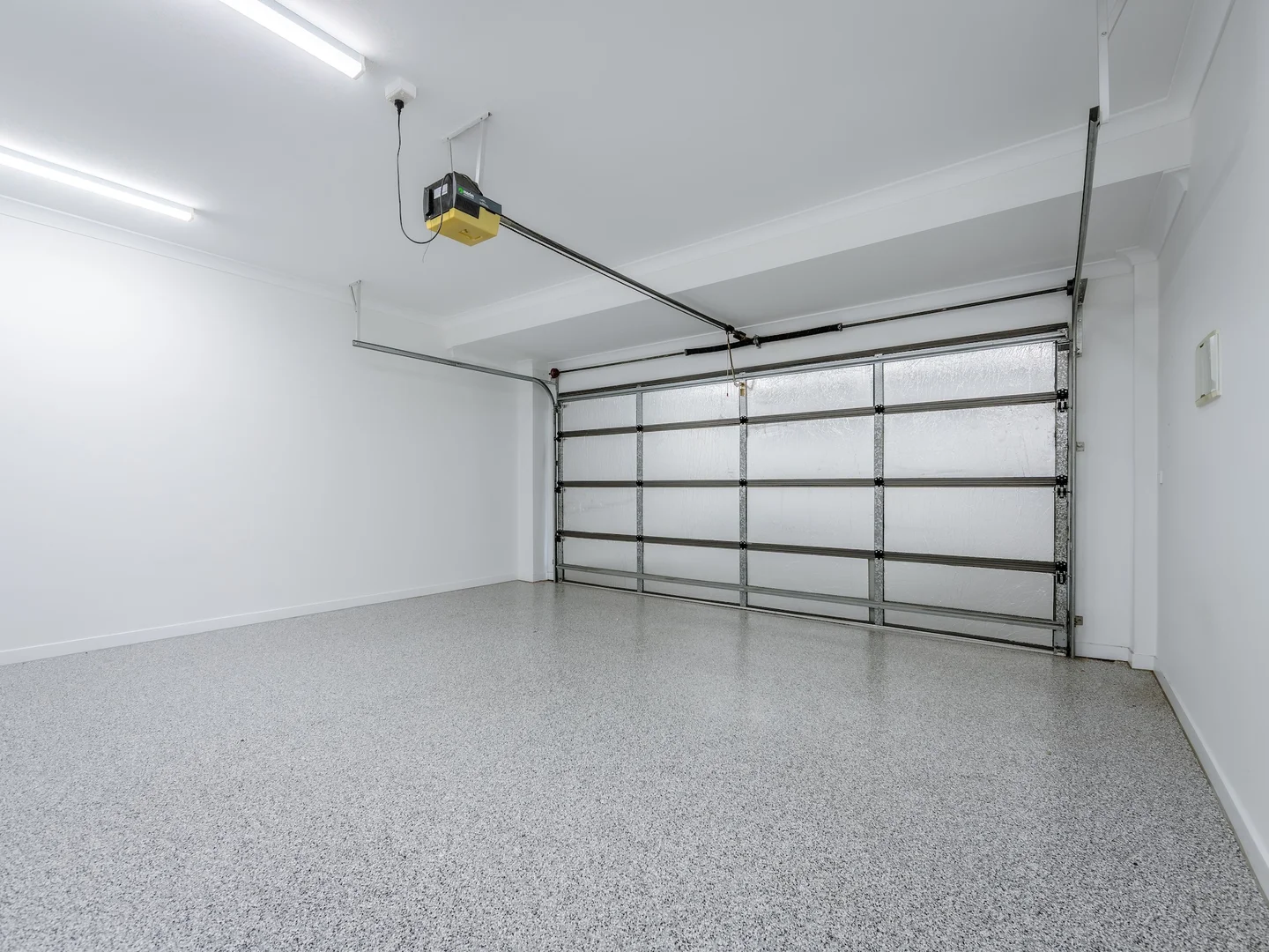 Additional image 25 of 2/111 Pohlman Street, Southport QLD 4215