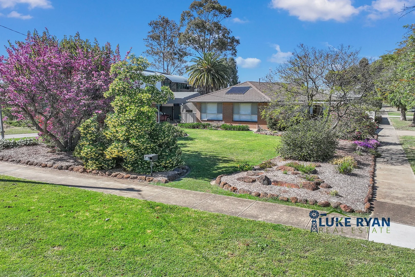 13 Diggora Road, Rochester VIC 3561