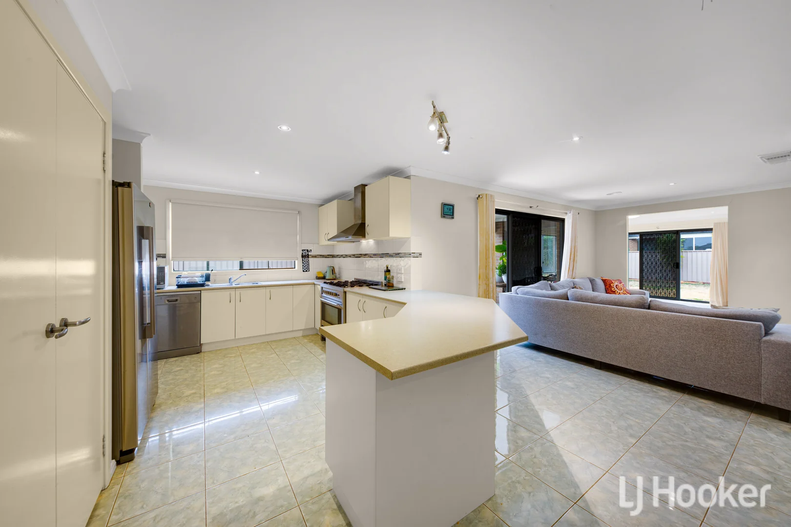 Additional image 6 of 32 Scarborough Crescent, Harkness VIC 3337