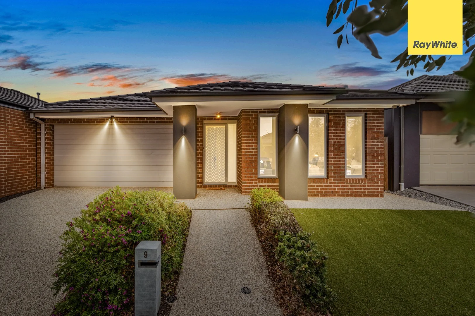 9 Morningside Drive, Thornhill Park VIC 3335