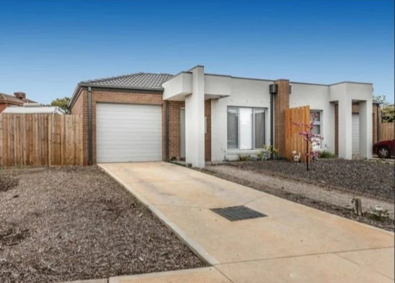 UNIT 1/3 Bourke Road, Melton South VIC 3338