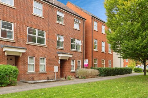 Greenlawn Walk, Leicester LE4