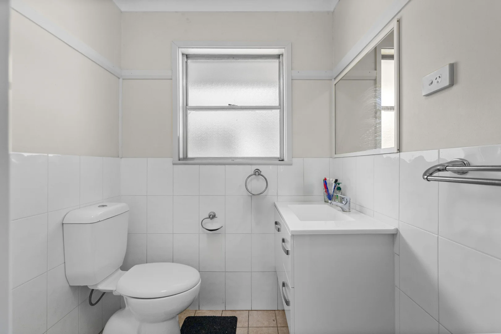 Additional image 6 of 1 - 4/88 Denison Street, West Tamworth NSW 2340