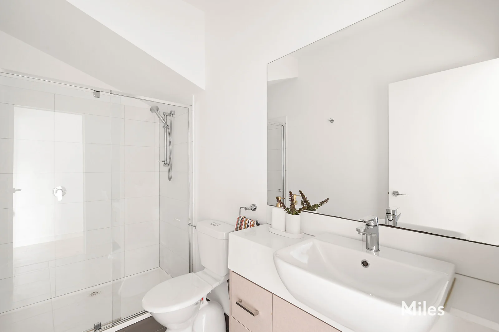 Additional image 6 of 1/1 Jellicoe Street, Ivanhoe VIC 3079