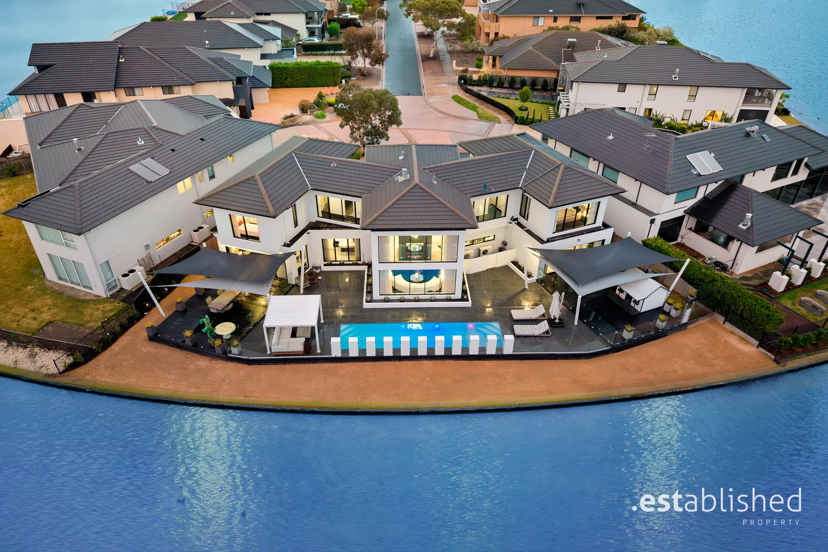 Additional image 23 of 18 Spinnaker Rise, Sanctuary Lakes VIC 3030