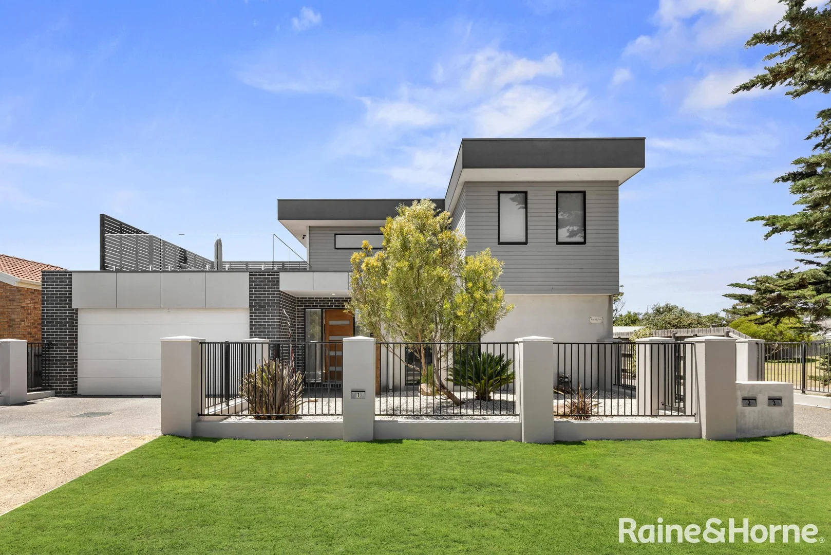 1/9 Weeroona Street, Rye VIC 3941