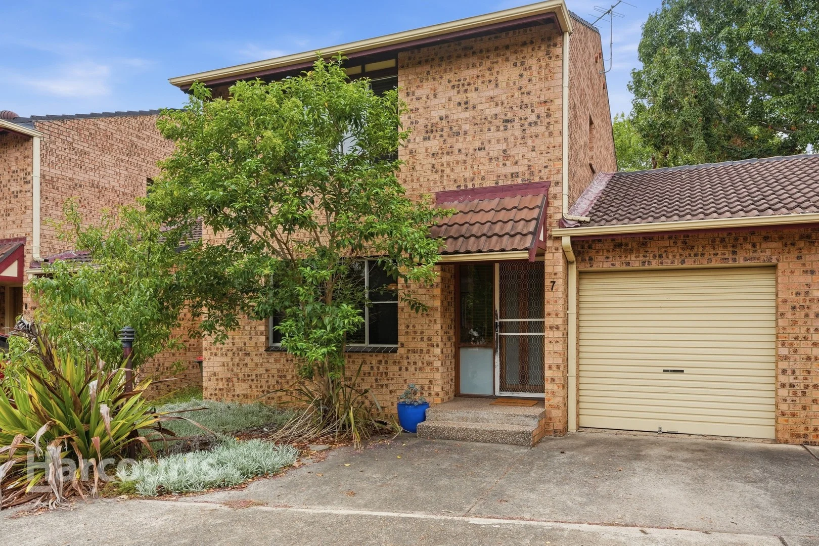 7/25 Surrey Street, Minto NSW 2566