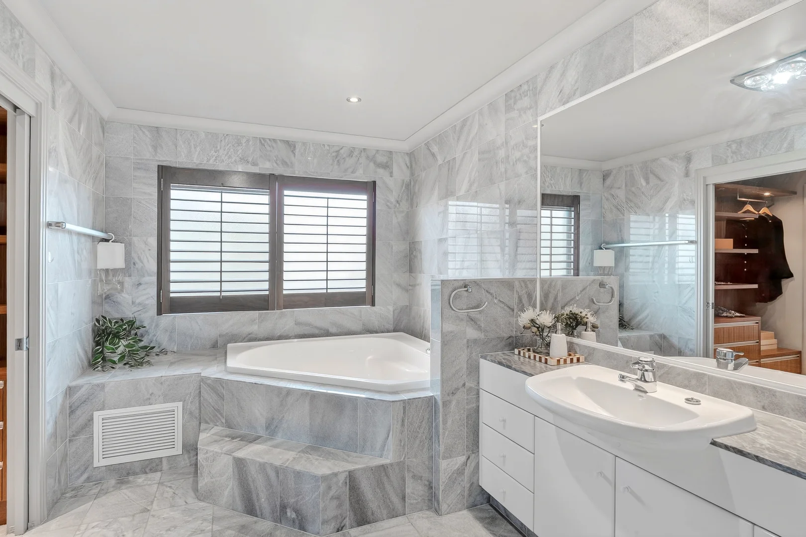 Additional image 21 of 12 San Simeon Drive, Clear Island Waters QLD 4226