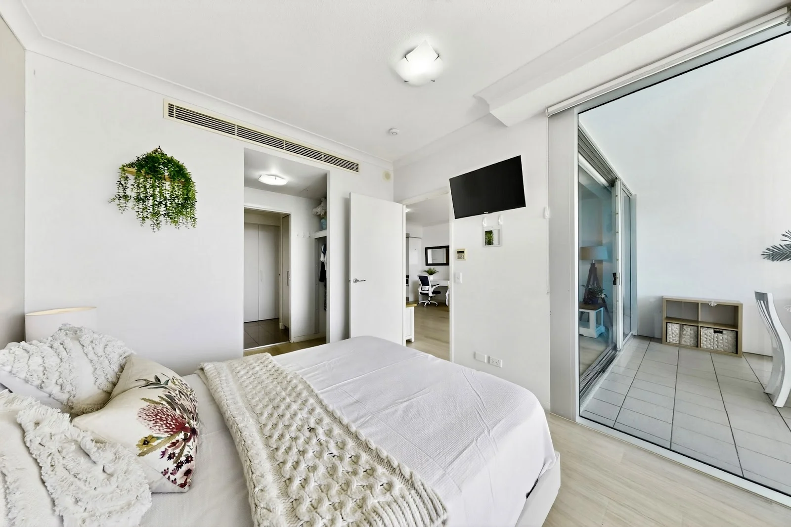 Additional image 15 of 807/430 Marine Parade, Biggera Waters QLD 4216