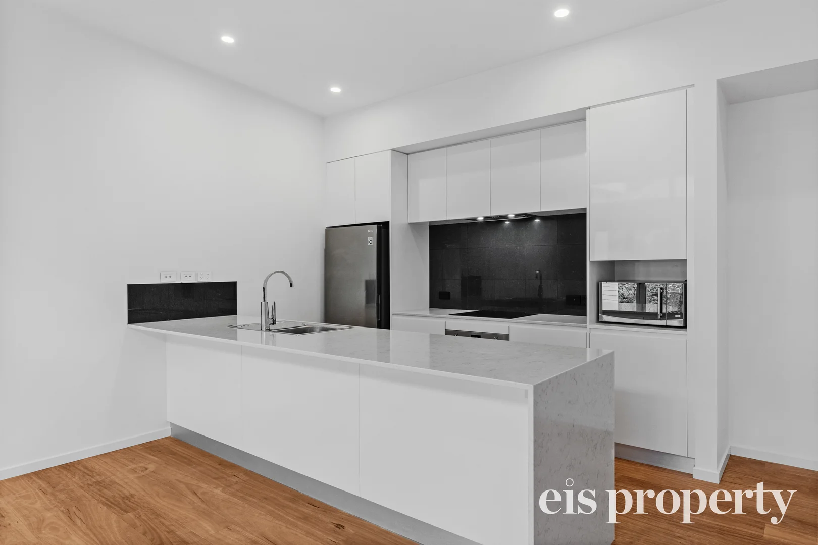 Additional image 3 of 1/337 Churchill Avenue, Sandy Bay TAS 7005