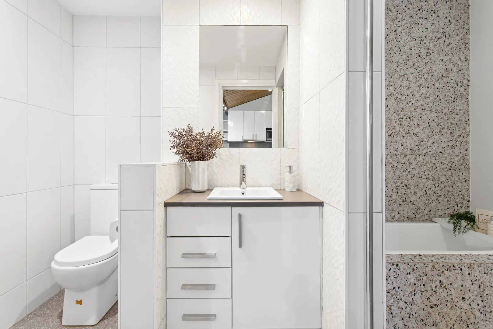 Additional image 22 of 300 Seaview Road, Henley Beach SA 5022