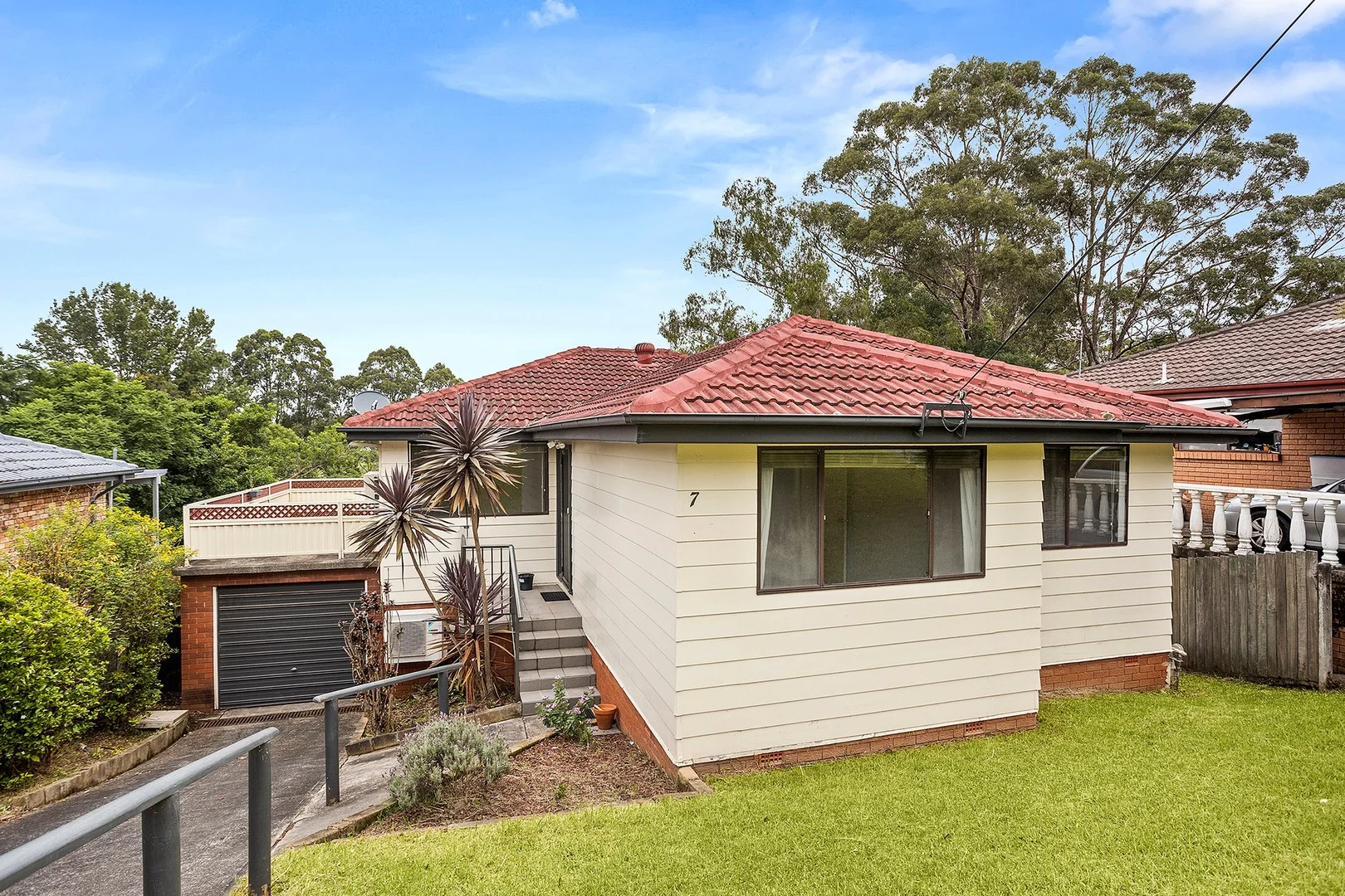 7 Bruce Street, Unanderra NSW 2526
