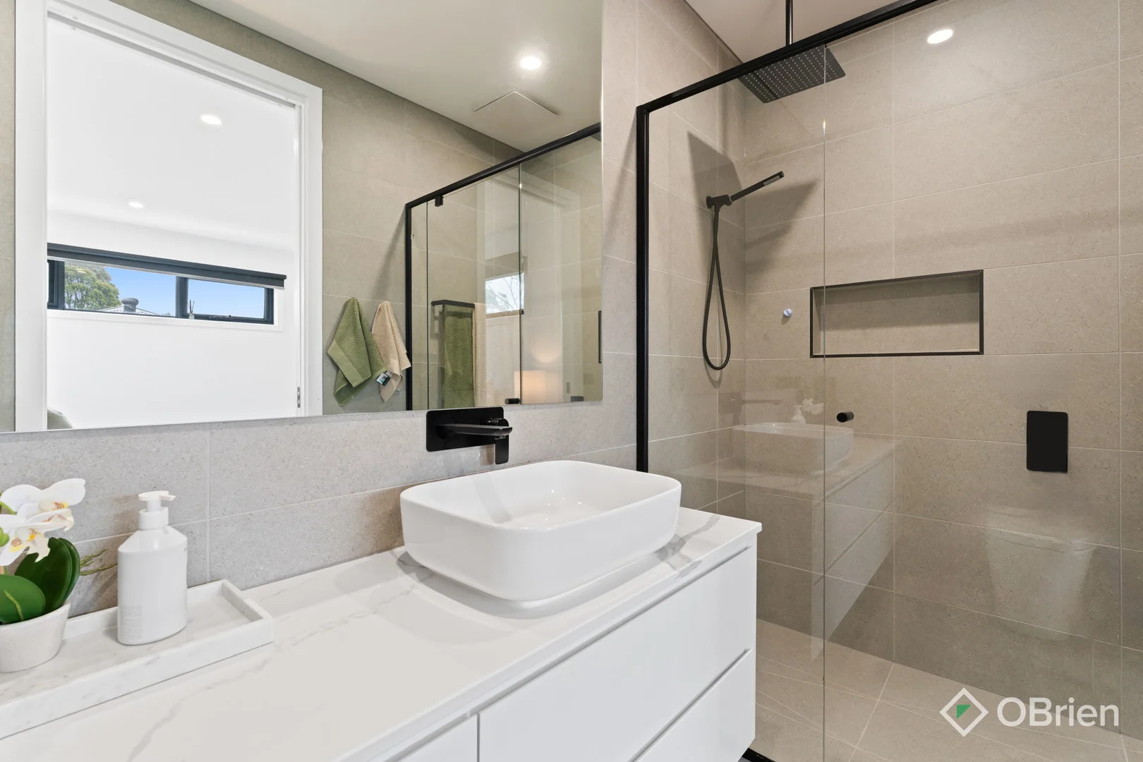 Additional image 7 of 2/6 Queens Court, Berwick VIC 3806