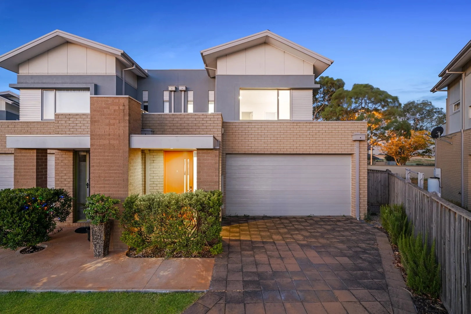 35 Broadbeach Circuit, Sanctuary Lakes VIC 3030