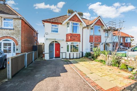 Litchfield Crescent, Midanbury SO18
