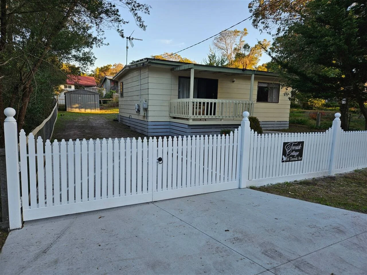 54 Toorak Avenue, Loch Sport VIC 3851