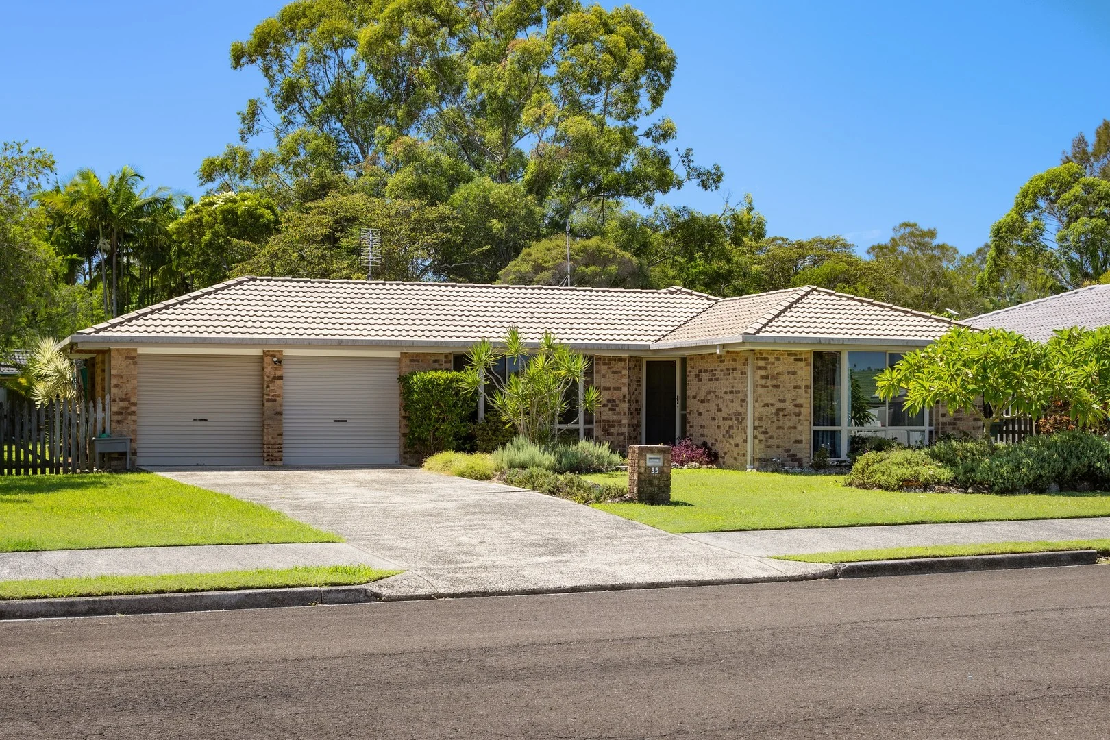 35 Kallaroo Circuit, Ocean Shores NSW 2483