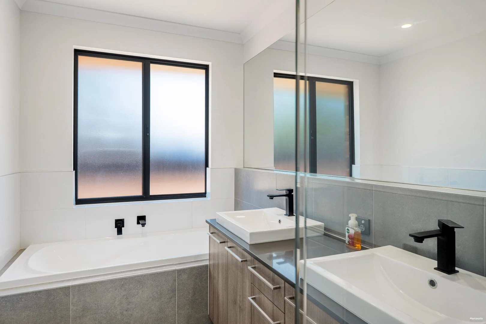 Additional image 24 of 21 Edmonton Parade, Bushmead WA 6055