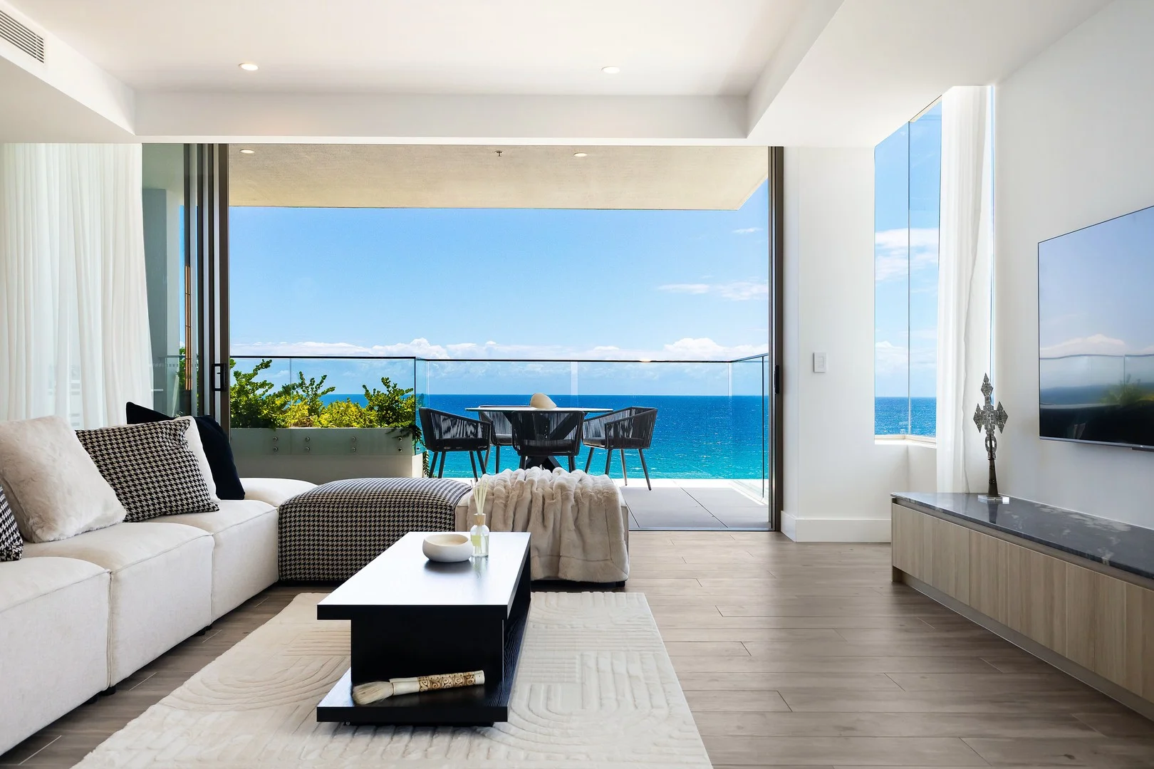 801/468 The Esplanade, Palm Beach QLD 4221