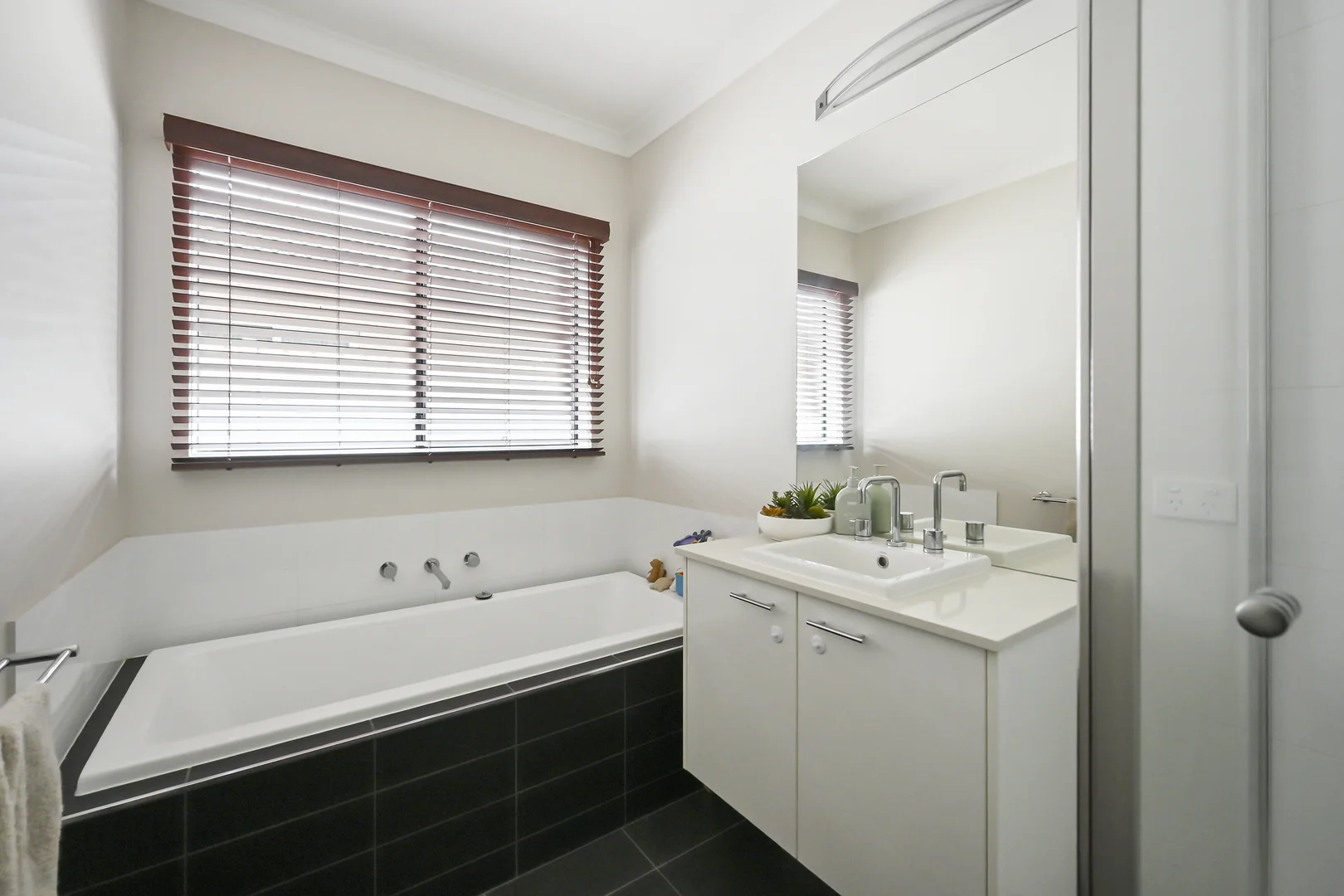 Additional image 11 of 112 Myrtle Road, Ascot VIC 3551